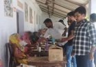 युवकों ने रायबरेली पहुंच कर एक वृद्धाश्रम में जाकर भोजन वितरण किया