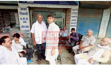 एसबीआई (सीएसपी) : पहरेमऊ संचालक सुमित चौरसिया ने आजादी के अमृत महोत्सव पर ध्वजारोहण कर निकाली तिरंगा यात्रा, सेवानिवृत्त सैनिकों को अंगवस्त्र भेंट कर व माल्यार्पण कर किया सम्मानित