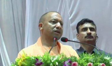 उत्तर प्रदेश: रायबरेली पहुंचे सीएम योगी, 'अवध केसरी' राना बेनी माधव बख्श सिंह की 218वीं जयंती पर उन्हें पुष्पांजलि अर्पित किया