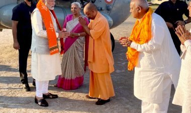 अयोध्या पहुंचे पीएम मोदी, राज्यपाल आनंदीबेन पटेल और सीएम योगी ने किया स्वागत