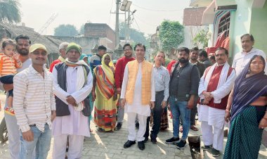 प्रभात साहू ने प्रधानमंत्री नरेंद्र मोदी 'मन की बात' कार्यक्रम को भाजपाइयों व अन्य लोगों के साथ सुना  | प्रभात साहू ने सरकार की योजनाएं गिनाई कहा जनता को मिल रहा सीधा लाभ