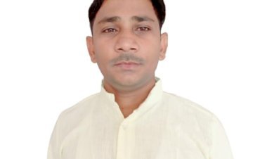 नगर निकाय चुनाव नगर पंचायत महराजगंज: रुद्र नगर से सभासद प्रत्याशी इमरानुल हक ने वार्ड में किया जनसंपर्क