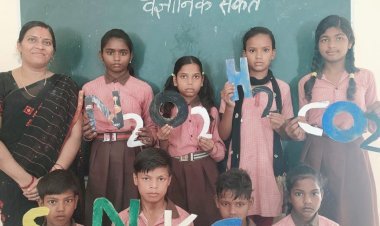 छात्रों को अध्यापिका प्रीति सक्सेना ने रोचक गतिविधि के साथ-साथ भौतिक परिवेश से जोड़कर शिक्षित किया