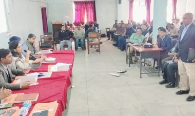 जिलाधिकारी ने बोर्ड परीक्षा को शान्तिपूर्ण व नकलविहीन कराने के दिये निर्देश | परीक्षा केन्द्रों पर सीसीटीवी कैमरा सक्रिय रहने के साथ सभी मूलभूत सुविधाए रहे दुरूस्त: माला श्रीवास्तव