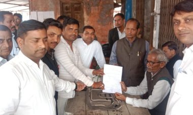 महराजगंज तहसील बार एसोसिएशन के कई अधिवक्ताओं ने दिया त्याग पत्र, कहा शपथ लेने में असमर्थ है
