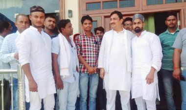 कांग्रेस नेता अतुल सिंह ने रायबरेली नगर पालिका के चुनाव में झोंकी ताकत, दी ईद की बधाई, दर्जनों जगह पहुंचकर किया जनसंपर्क