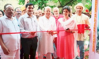 जिलाधिकारी माला श्रीवास्तव ने तीन दिवसीय प्रदर्शनी का फीता काटकर किया शुभारम्भ