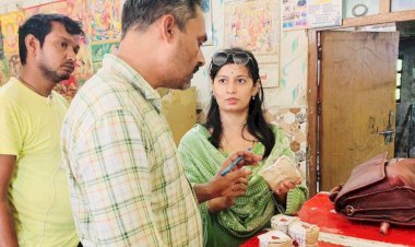 डीएम ने अभियान तेज करने के दिये निर्देश: खाद्य पदार्थों की सैंपलिंग के अभियान के तहत 1 कुंटल मिठाई नष्ट कराई गई, 7 नमूने जांच हेतु प्रयोगशाला भेजे गये