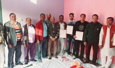प्रजापति उत्थान महासभा की मासिक बैठक संपन्न हुई  | वरिष्ठ समाजसेवियों की उपस्थिति में संगठन का विस्तार किया गया