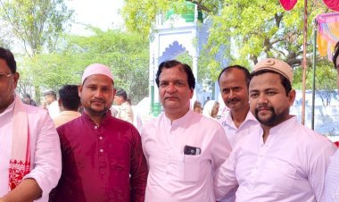ईद उल फितर का त्यौहार हर्षोल्लास के साथ मनाया गया, प्रभात साहू ने पहुंच कर दी मुबारकबाद