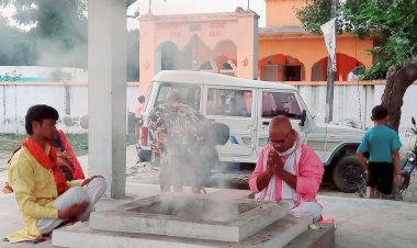 हवन पूजन कर प्रधान प्रतिनिधि श्रीकांत सिंह ने साप्ताहिक बाजार का किया शुभारंभ