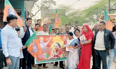 कस्बा महराजगंज: रेखा गुप्ता को दिल्ली का सीएम बनाए जाने पर भाजपाइयों ने जताई खुशी, बांटी मिठाई