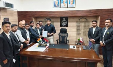 अधिवक्ताओं ने एसपी को सौंपा ज्ञापन, पत्रकारों पर लिखे गए मुकदमे की हो निष्पक्ष जाँच