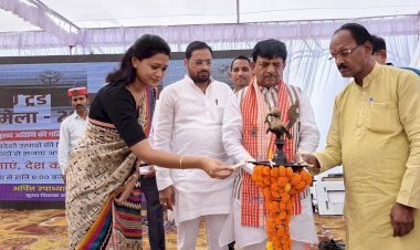 मंत्री कपिलदेव ने 10 दिवसीय यूपी ट्रेड शो स्वदेशी मेला 2025 का फीता काटकर किया उद्घाटन