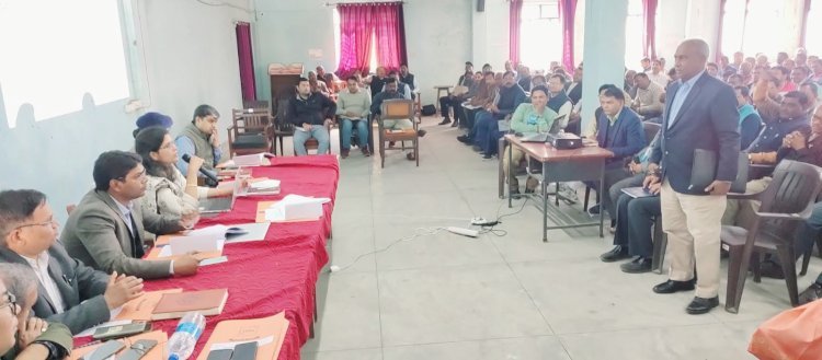 जिलाधिकारी ने बोर्ड परीक्षा को शान्तिपूर्ण व नकलविहीन कराने के दिये निर्देश | परीक्षा केन्द्रों पर सीसीटीवी कैमरा सक्रिय रहने के साथ सभी मूलभूत सुविधाए रहे दुरूस्त: माला श्रीवास्तव