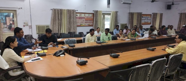 रायबरेली: मुख्य विकास अधिकारी ने खंड शिक्षा अधिकारियों और माध्यमिक विद्यालय के प्रधानाचार्य के साथ की बैठक, दिये निर्देश | विशेष अभियान चलाकर कक्षा 8 उत्तीर्ण विद्यार्थियों का कराएं नामांकन