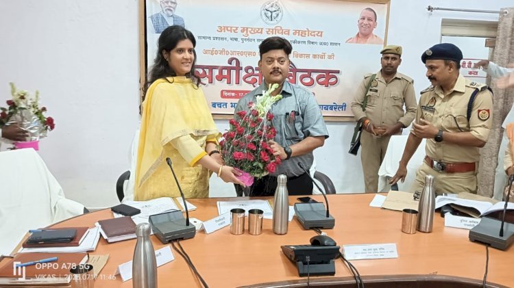 रायबरेली: अपर मुख्य सचिव ने की विकास कार्यों की समीक्षा, अमृत सरोवर का भी किया निरीक्षण