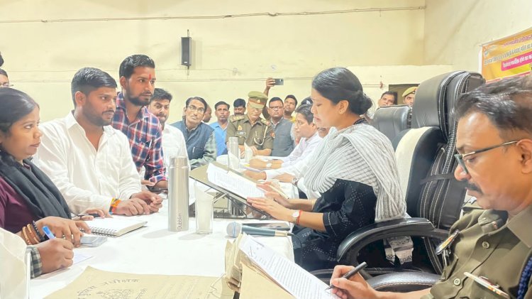 जनता की समस्याओं का शीघ्र हो निस्तारण: डीएम | रणविजय सिंह एडवोकेट ने जिलाधिकारी से एक बार फिर महराजगंज-इन्हौना सड़क को लेकर दिया शिकायती पत्र, मिला जल्द कार्यवाही का आश्वासन