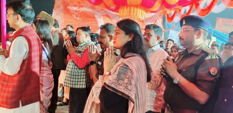 कार्तिक पूर्णिमा के गंगा स्नान और मेले को लेकर जिला प्रशासन ने किए सुरक्षा के कड़े इंतजाम, लाखों श्रद्धालु गंगा में लगाएंगे डुबकी, राज्य मंत्री दिनेश प्रताप सिंह, डीएम हर्षिता माथुर, एसपी आलोक प्रियदर्शी देर शाम डलमऊ गंगा घाट पर पहुंचे