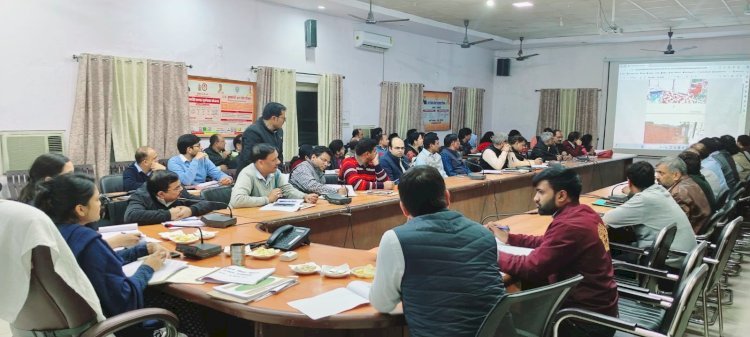 रायबरेली: ऑपरेशन कायाकल्प को लेकर जिलाधिकारी ने की बैठक, खंड विकास अधिकारियों को दिये सख्त निर्देश, कहा ऑपरेशन कायाकल्प का कार्य प्राथमिकता पर कराया जाए