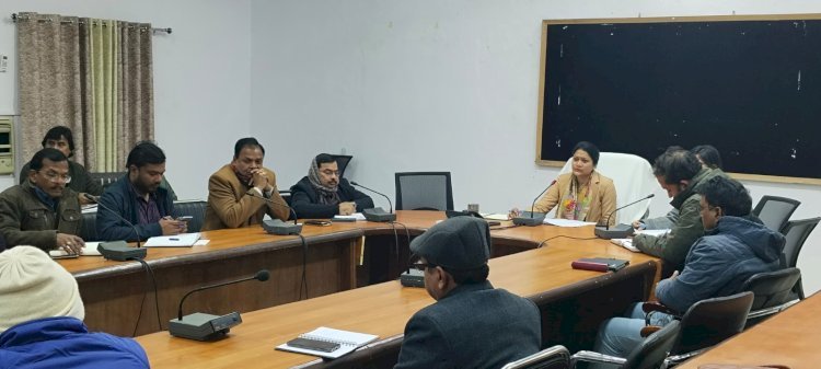 रायबरेली: गणतंत्र दिवस को हर्षोल्लास व सादगी के साथ मनाये जाने की तैयारी रखें पूरी: डीएम, गणतंत्र दिवस पर सभी सरकारी कार्यालयों में राष्ट्रीय ध्वज फहराया जाये तथा राष्ट्रगान तथा संकल्प लिया जायेगा: हर्षिता माथुर (जिलाधिकारी)