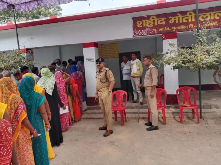 चप्पे-चप्पे पर रही महराजगंज पुलिस की नजर, मतदान केंद्र व बूथों का किया निरीक्षण
