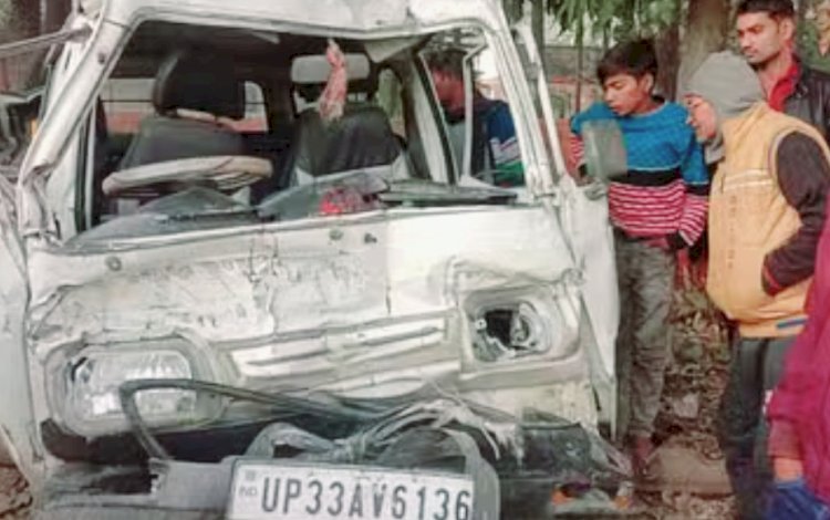 सड़क दुर्घटना में स्कूली वैन ड्राइवर और छात्र की दर्दनाक मौत, स्कूली वैन और टैंकर में जोरदार भिड़ंत