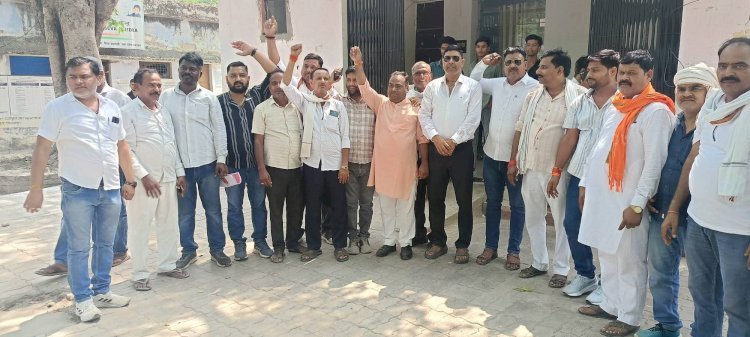 पंचायत चुनाव टलने की आशंका के बीच ग्राम प्रधानों ने कार्यकाल बढ़ाने की उठाई मांग, सौंपा ज्ञापन